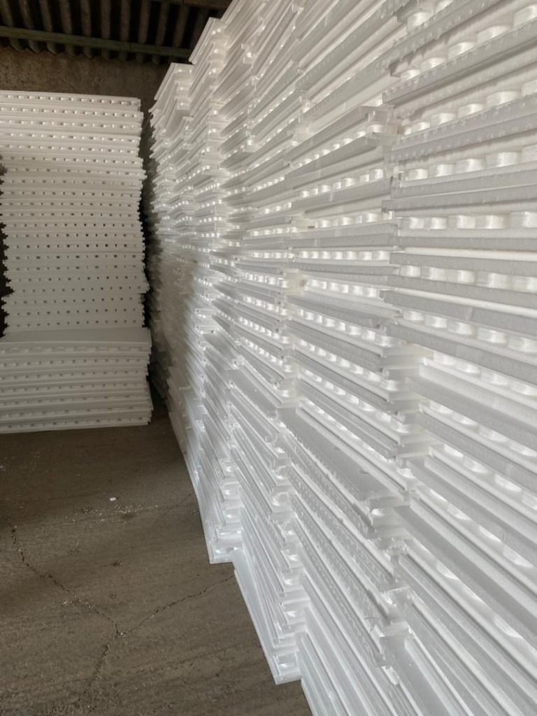 تولیدی عایق شانه تخم مرغی یا همان فوم شانه تخم مرغی پایاپکس